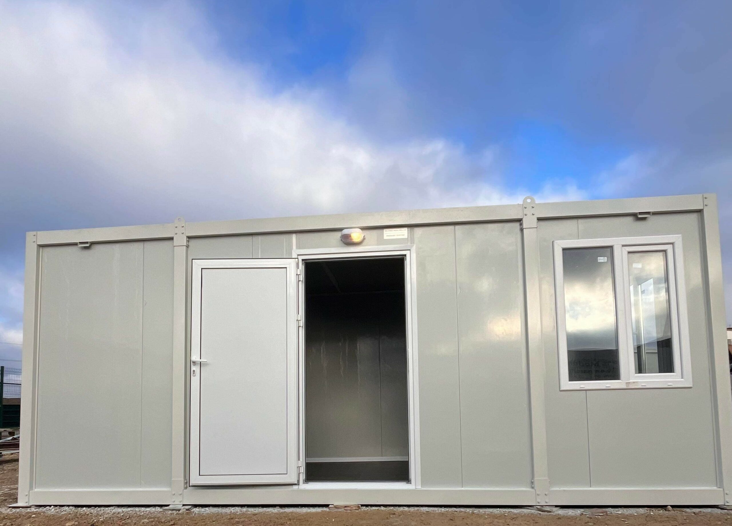 Modulo prefabbricato 14 mq con zona sanitaria - immagine 2