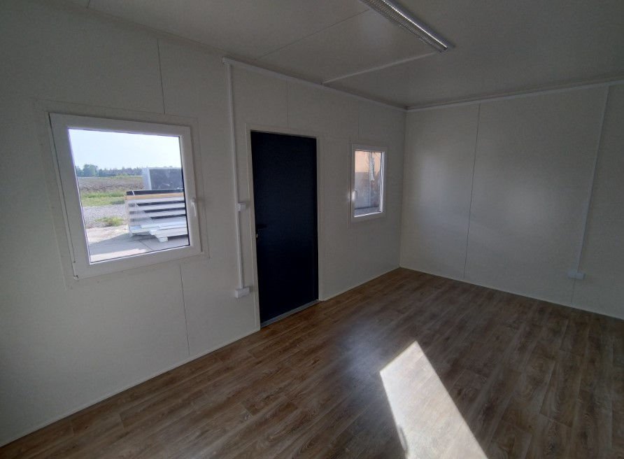 Container per ufficio sociale da 15 m²: compatto e funzionale